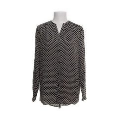 ONLY Carmakoma | Zwart-witte blouse met geometrisch patroon