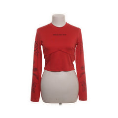 FB Sister | Rode cropped longsleeve met print en tekst