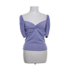 Bubbleroom | Lila top met pofmouwtjes en lage hals