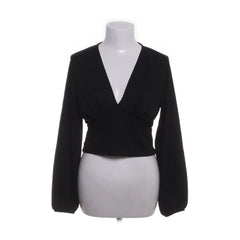 Monki | Zwarte Crop Wikkelblouse