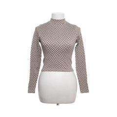 Stradivarius | Bruine top met geometrisch patroon en colkraag