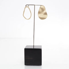 Gouden asymmetrische oorbellen