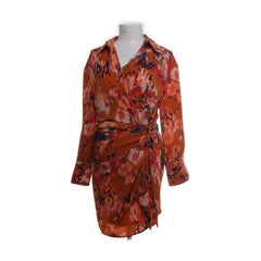 Bisou's Project | Oranje bloemenprint wikkeljurk