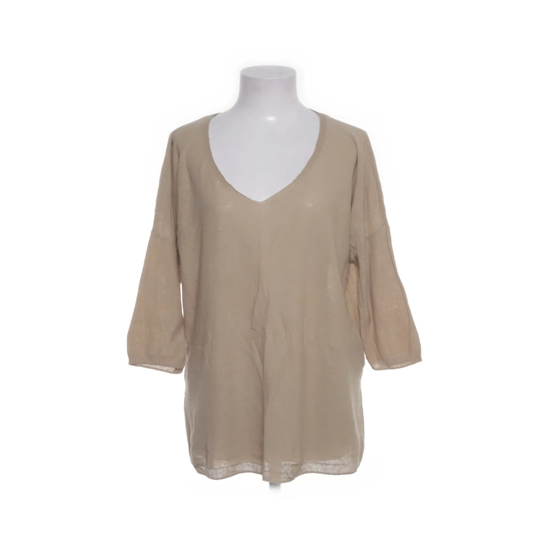 Part Two | Beige - Top