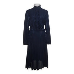Donkerblauwe midi-jurk met ruches en riem