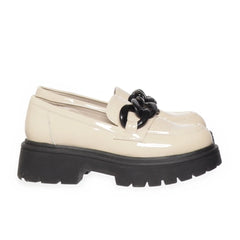 Catwalk | Beige Loafers met Kettingdetail