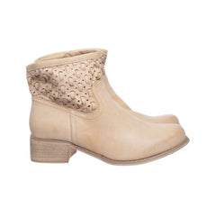 SAS | Beige enkellaarsjes met geperforeerde schacht