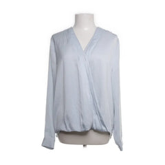 Gina Tricot | lichtblauwe blouse met vhals