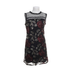 101 Idees | Zwarte bloemen mini-jurk