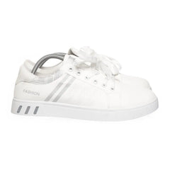 Fashion | Witte sneakers met zilveren details