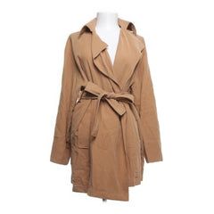 Mango | Camelkleurige overslagjasje met ceintuur