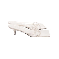 Ding Xiang Fan | Witte Kitten Heel Muiltjes
