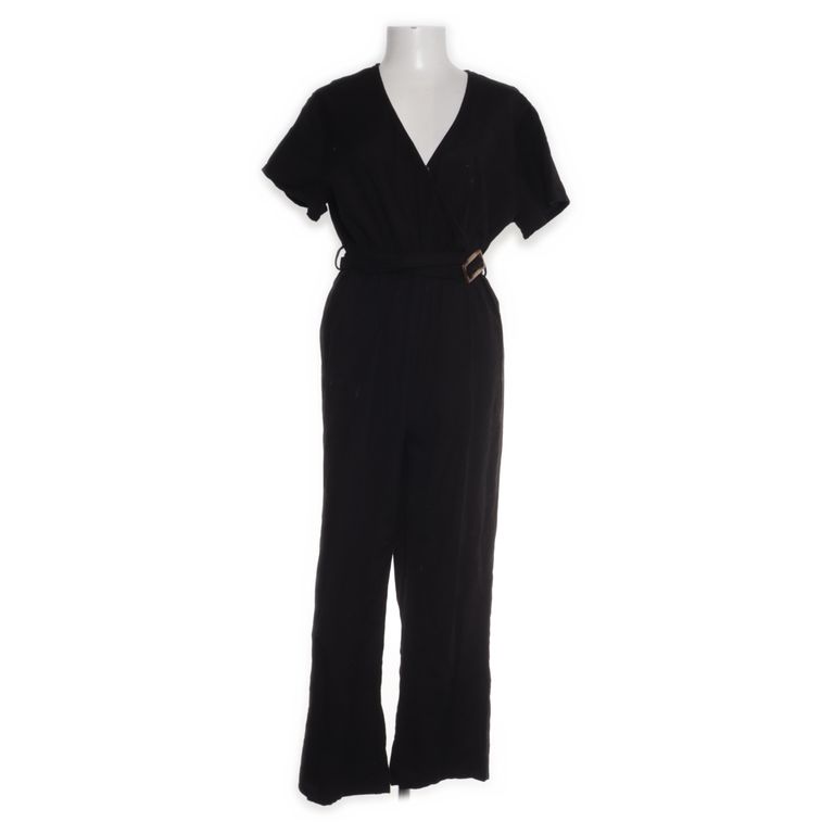 Hannalicious x NA-KD | Zwarte jumpsuit met korte mouwen