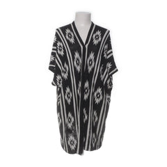 Rutecircle | Zwart-wit geometrische poncho